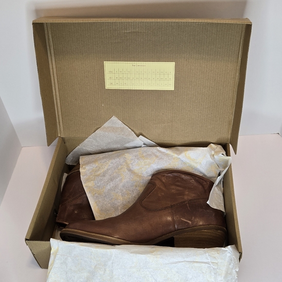 Sofft Aisley Cafe Color Women's Boots Size 11. NWT - Picture 7 of 10